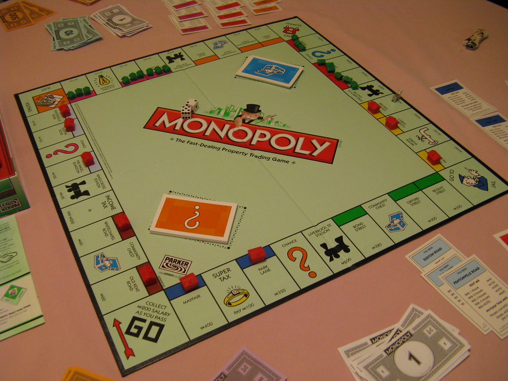 Monopoly spel op tafel