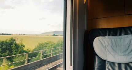 Treinraamzijde