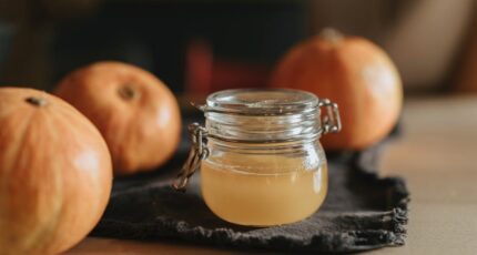 Apple cider azijn in een glazen pot