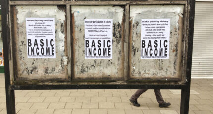 affiches met de Engelse tekst basic income