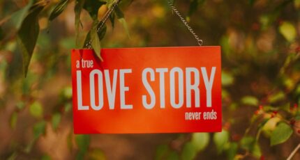 ware liefde, bestaat het? love story bordje